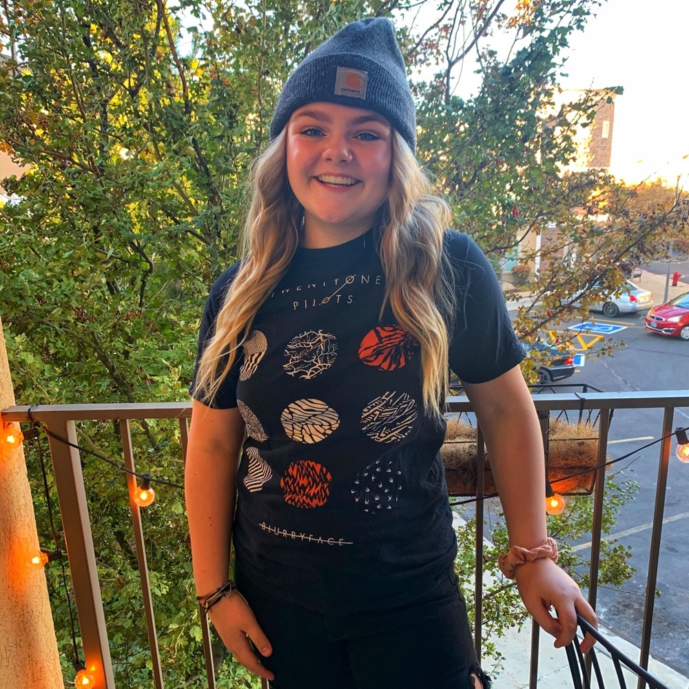 Twenty one pilots tee shirt